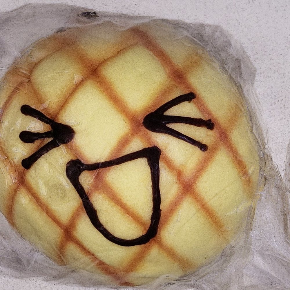 "Happy face" Pineapple bread bun Pan Chocolate scented large squishy toy